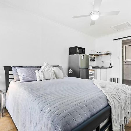 The Brick Batch - Holiday Unit! Bellara Esterno foto